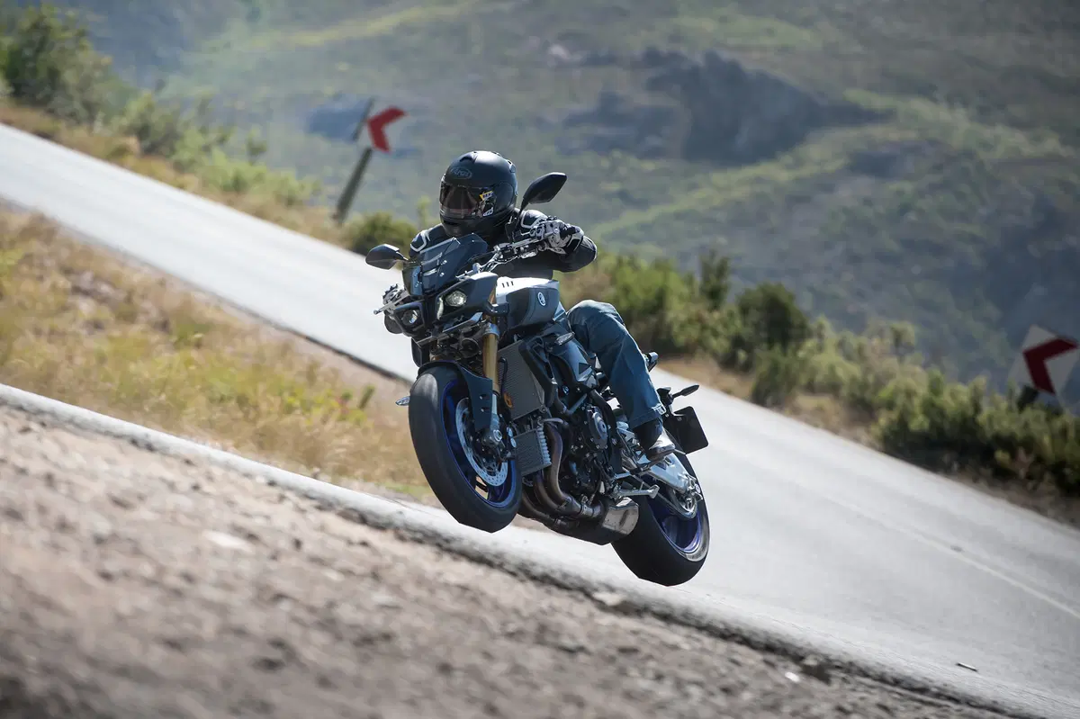 Yamaha MT-10 SP e Tourer Edition (9)