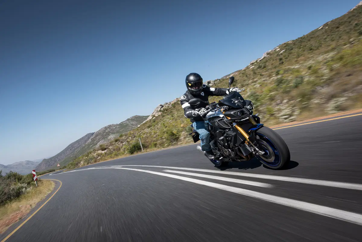 Yamaha MT-10 SP e Tourer Edition (8)