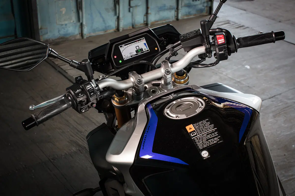 Yamaha MT-10 SP e Tourer Edition (18)
