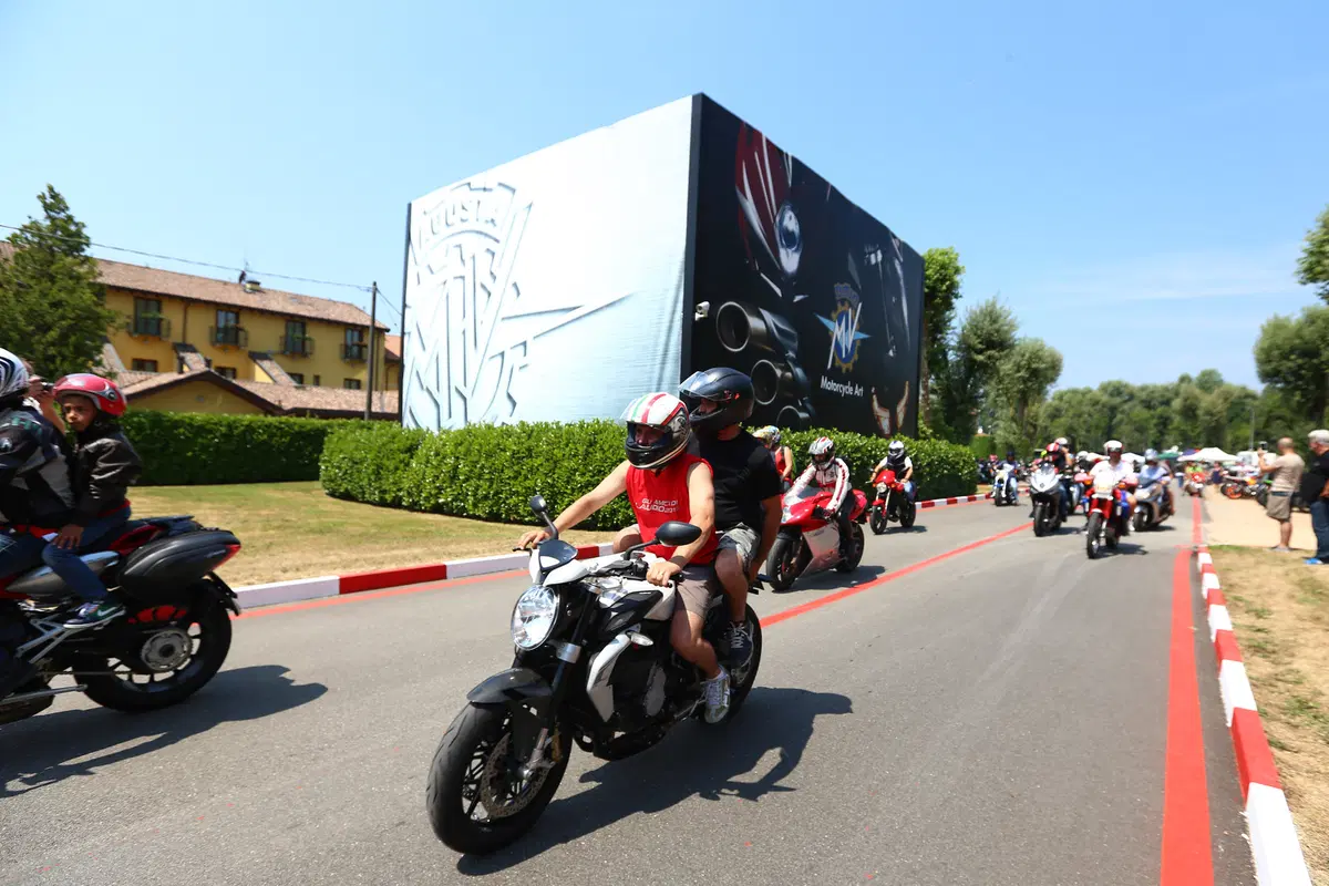 Giovanni Castiglioni: nel 2016 le nuove MV 4 cilindri (3)