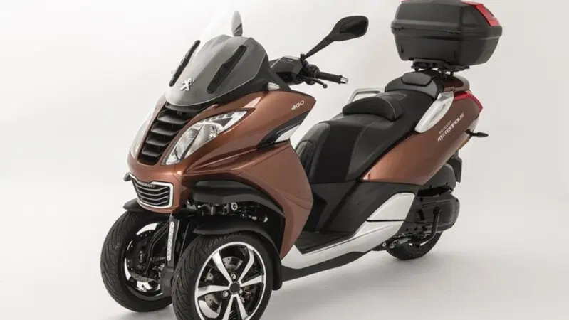 Peugeot Metropolis 2017: il "3 ruote" francese si rinnova