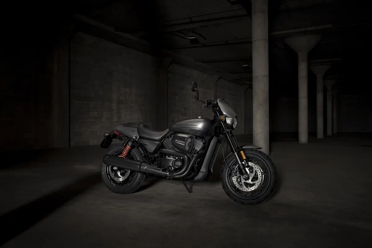 Harley-Davidson, nuova Street Rod 750 (2)