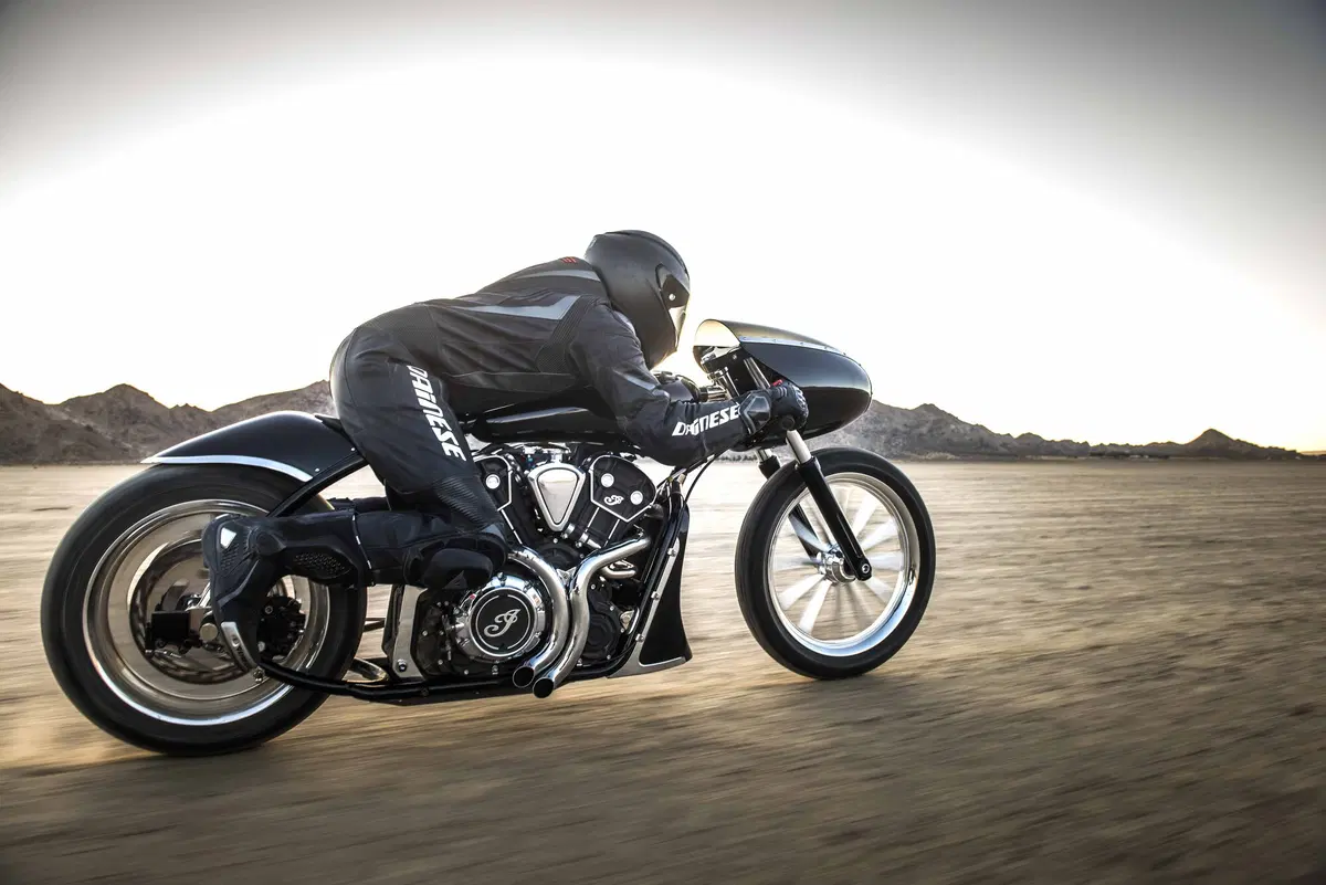 Indian Black Bullet Scout: il mito di Bonneville (2)