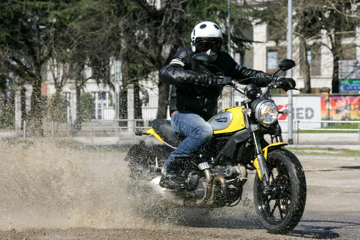 Ducati Scrambler Icon (8)