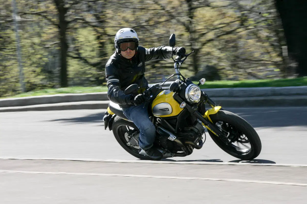 Ducati Scrambler Icon (18)