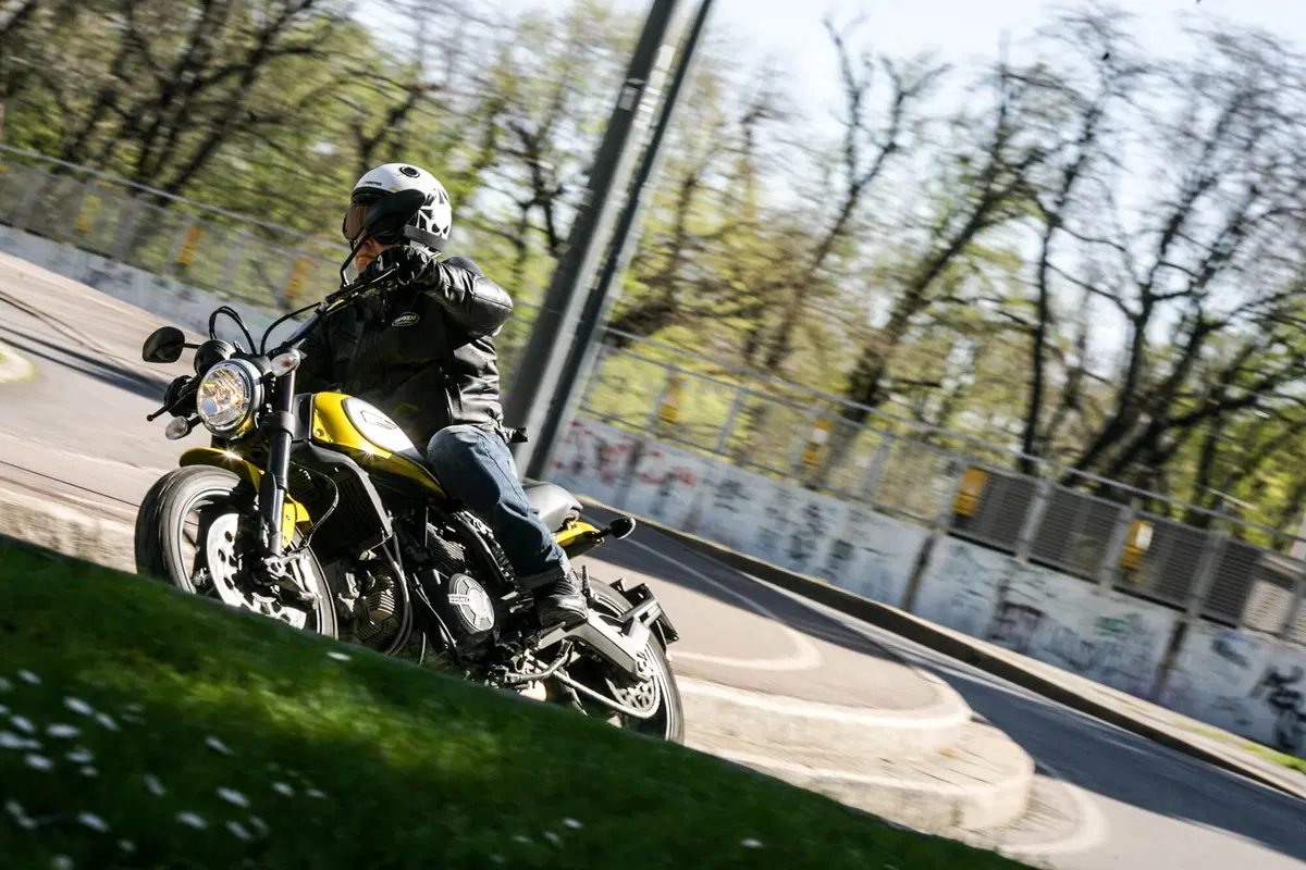 Ducati Scrambler Icon (9)
