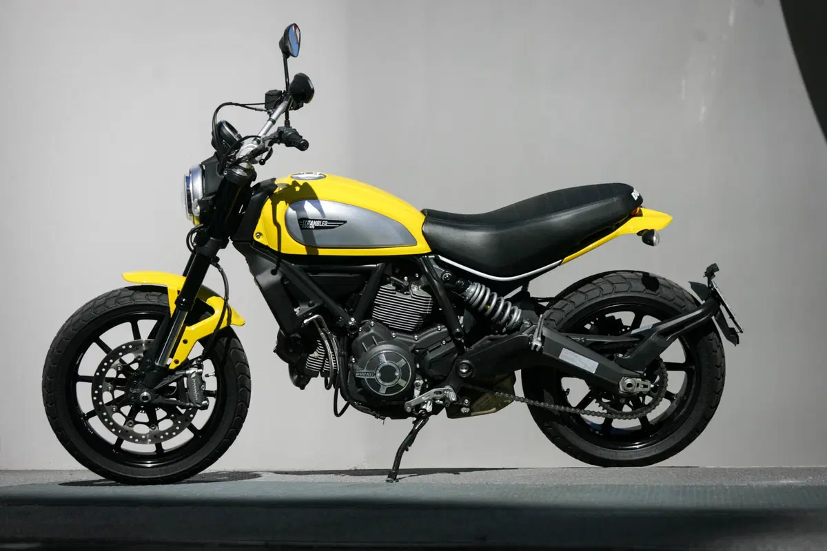 Ducati Scrambler Icon (23)