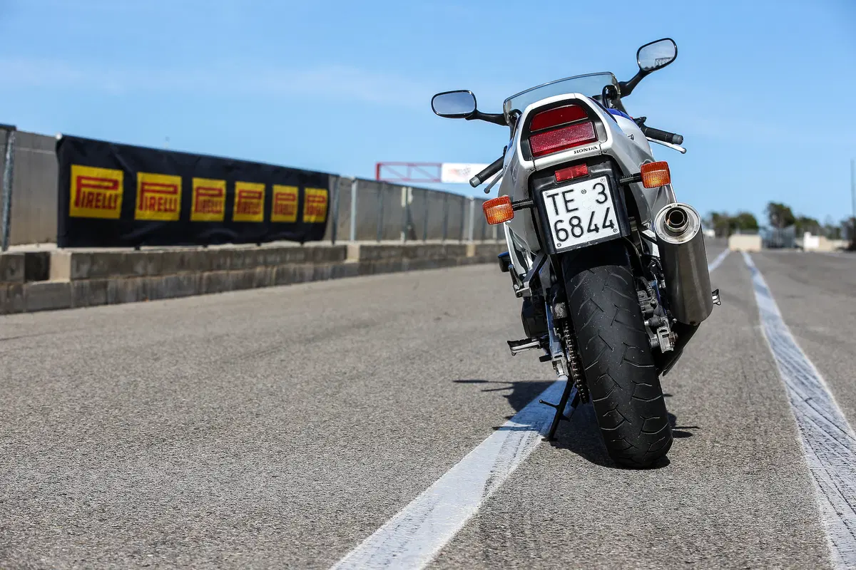 Honda CBR Fireblade e Pirelli Diablo: alla (ri)scoperta di due dinastie (7)