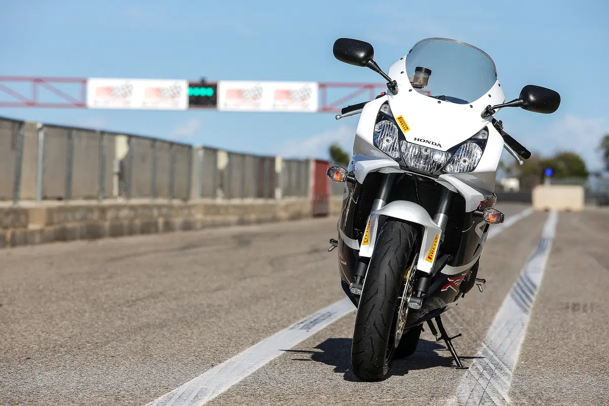 Honda CBR Fireblade e Pirelli Diablo: alla (ri)scoperta di due dinastie