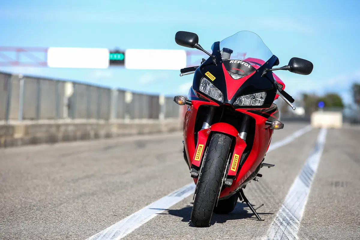 Honda CBR Fireblade e Pirelli Diablo: alla (ri)scoperta di due dinastie (2)