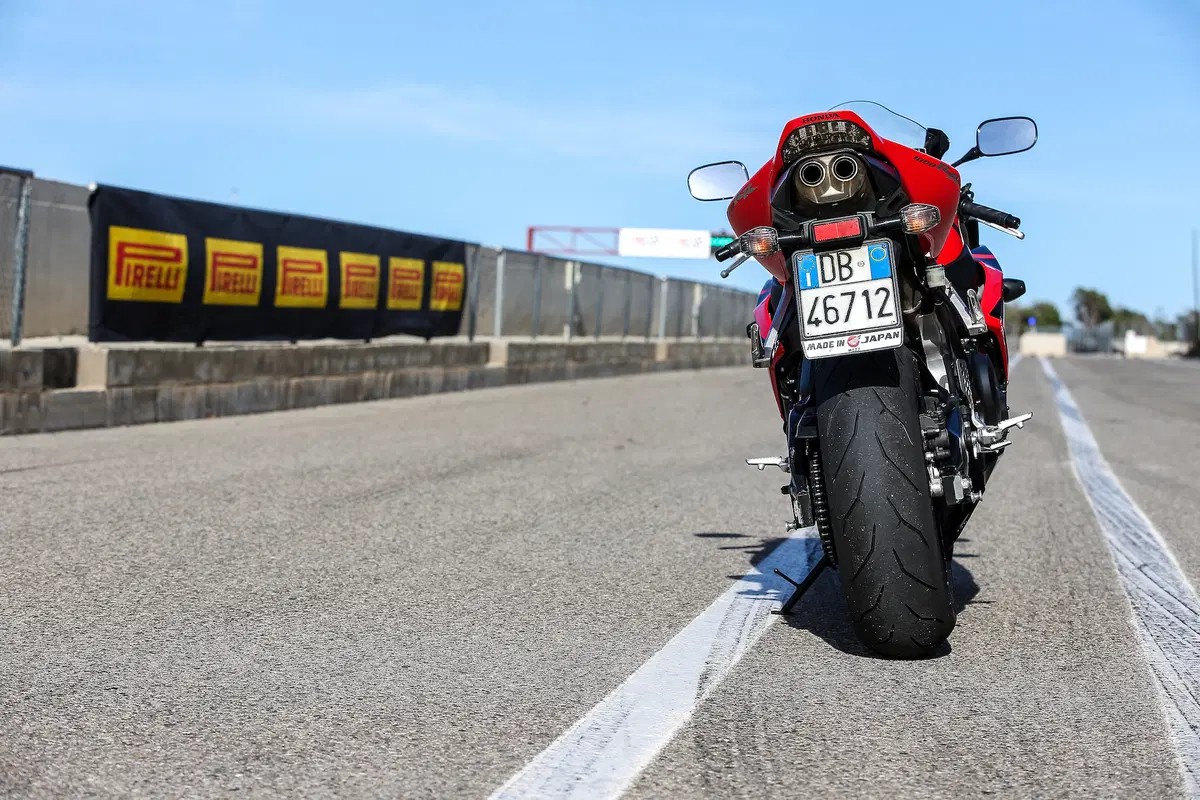 Honda CBR Fireblade e Pirelli Diablo: alla (ri)scoperta di due dinastie (3)