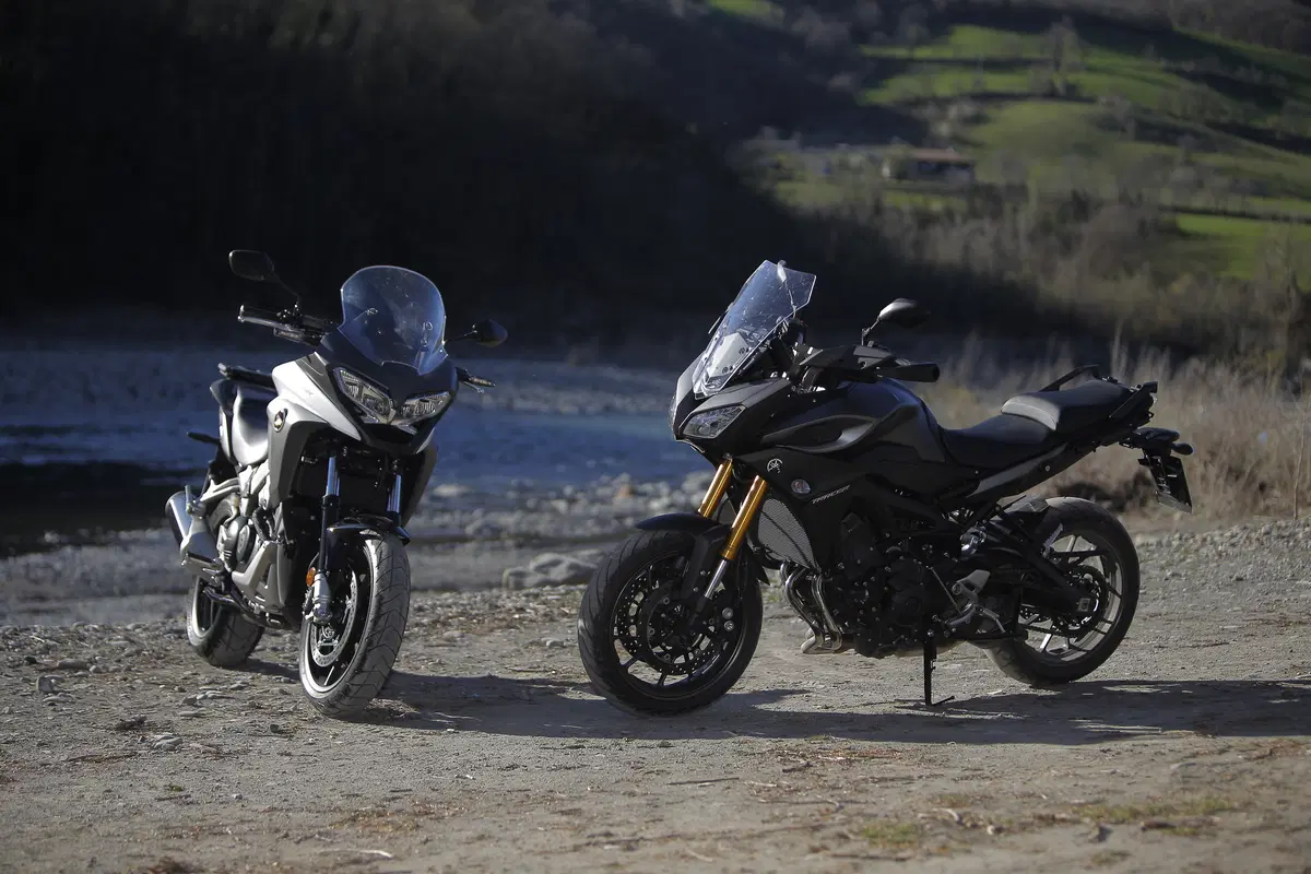 Honda Crossrunner vs Yamaha Tracer   (8)