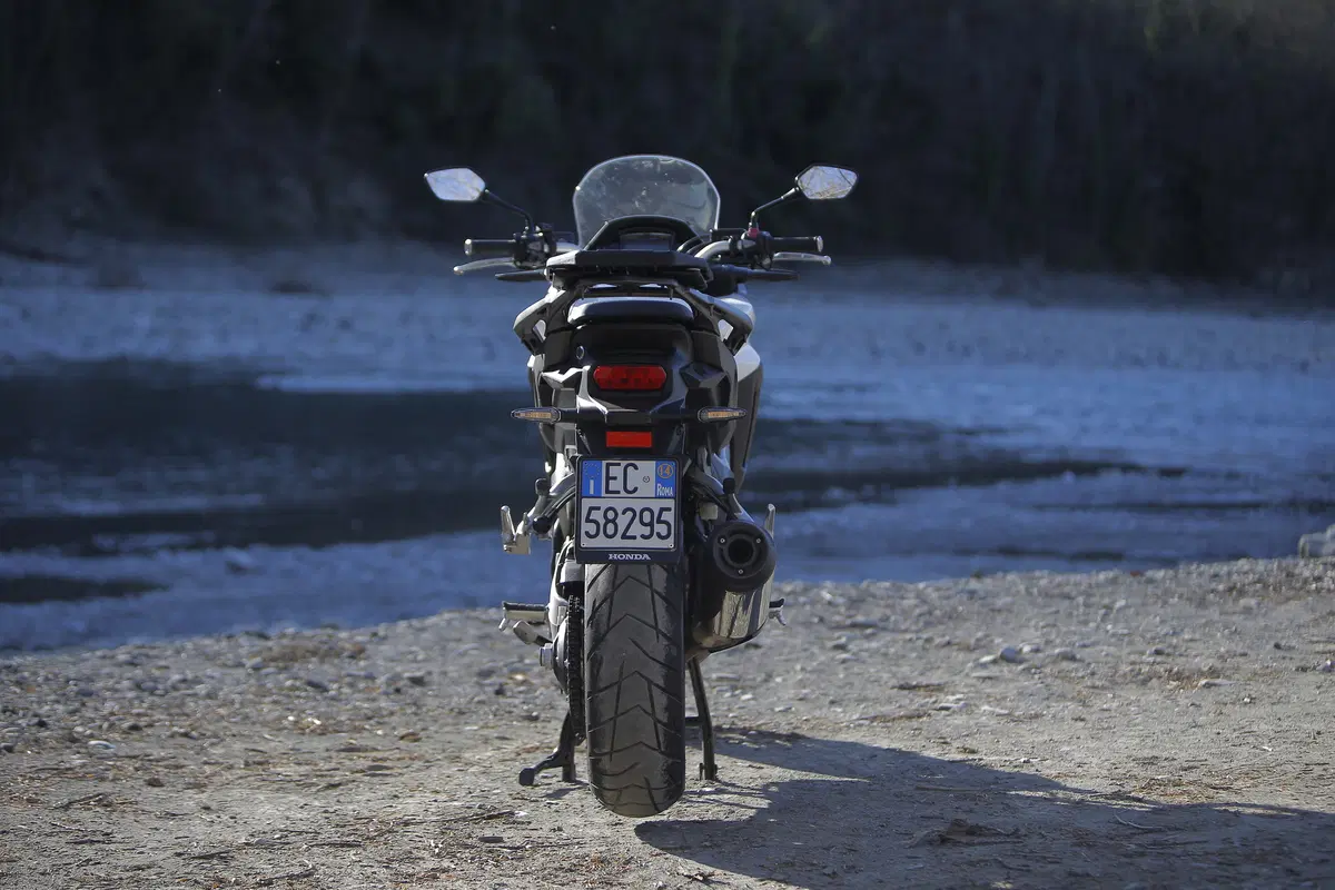 Honda Crossrunner vs Yamaha Tracer   (18)