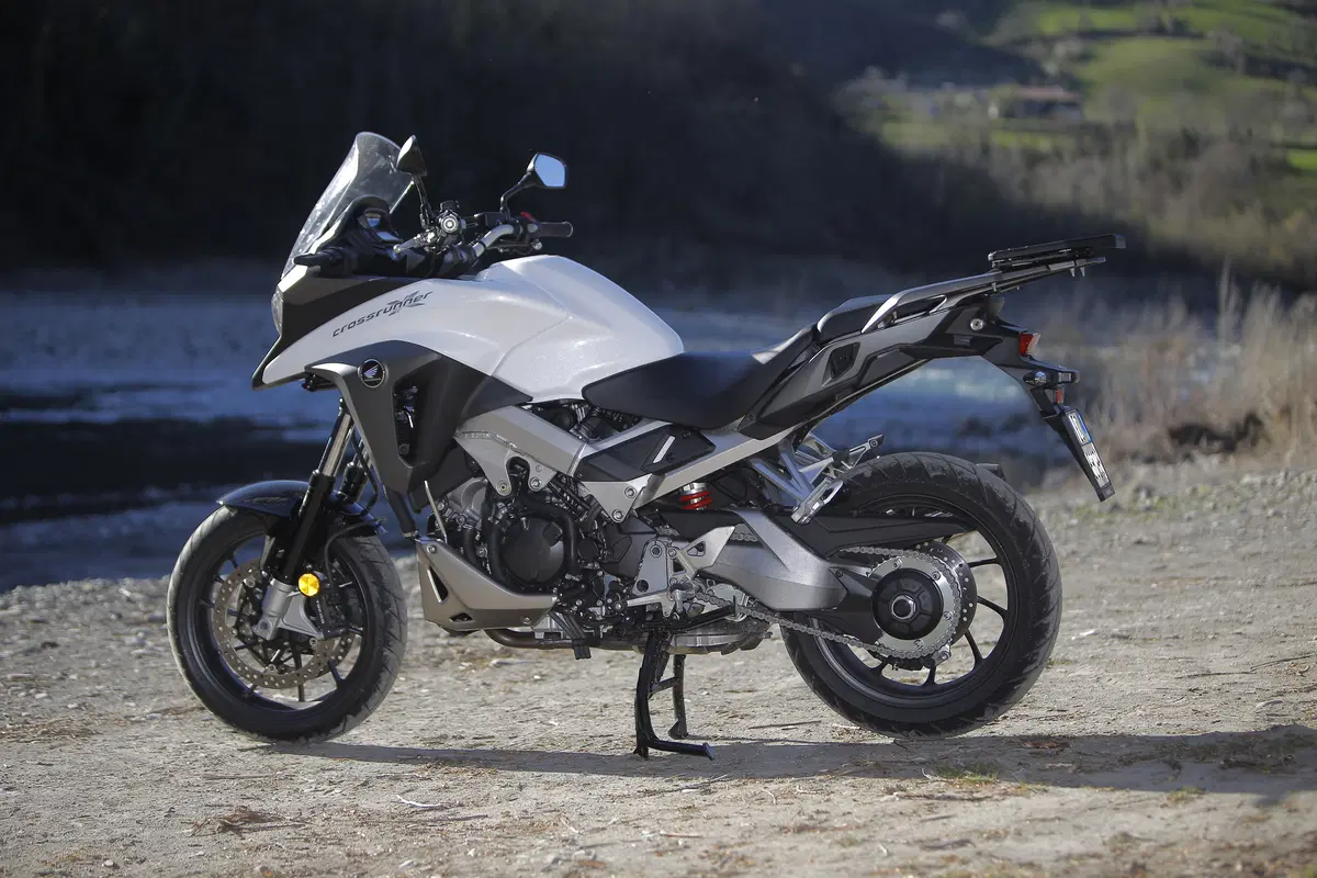 Honda Crossrunner vs Yamaha Tracer   (16)
