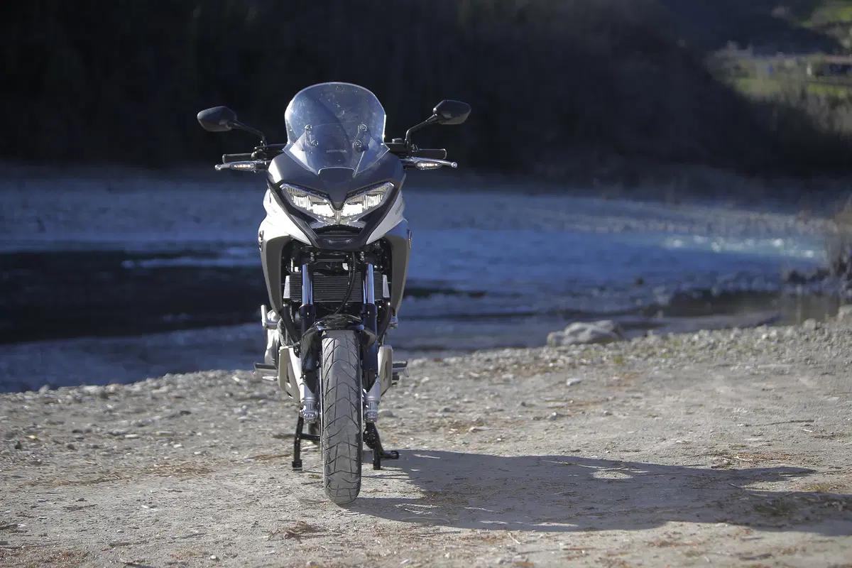 Honda Crossrunner vs Yamaha Tracer   (17)