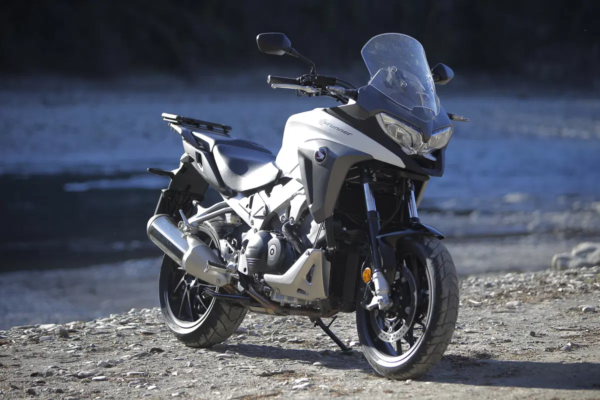 Honda Crossrunner vs Yamaha Tracer   (15)