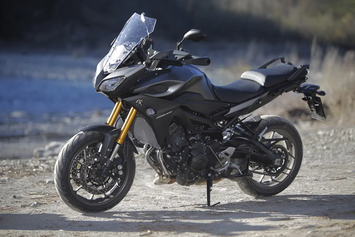 Honda Crossrunner vs Yamaha Tracer   (20)