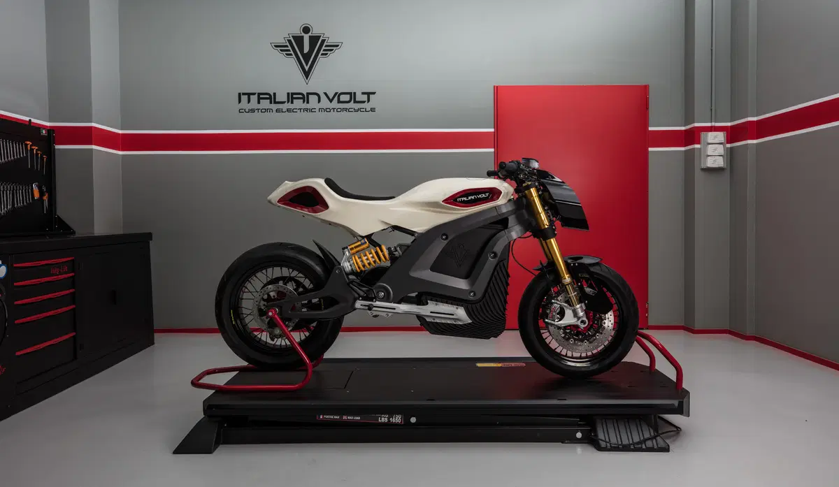 Italian Volt svela 'Lacama', la moto elettrica sartoriale (19)
