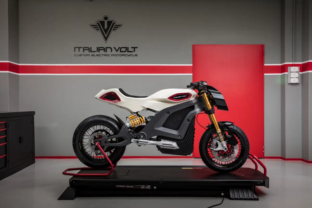 Italian Volt svela 'Lacama', la moto elettrica sartoriale (22)