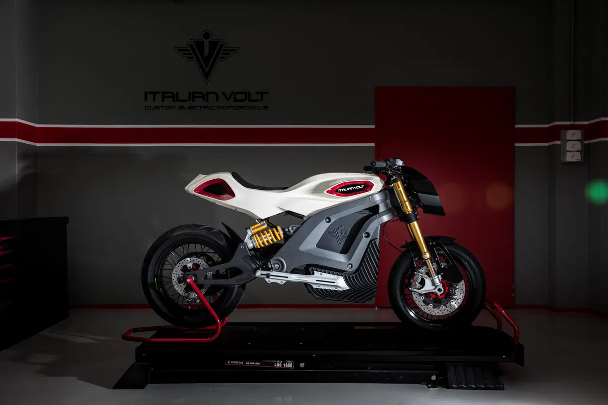Italian Volt svela 'Lacama', la moto elettrica sartoriale (26)