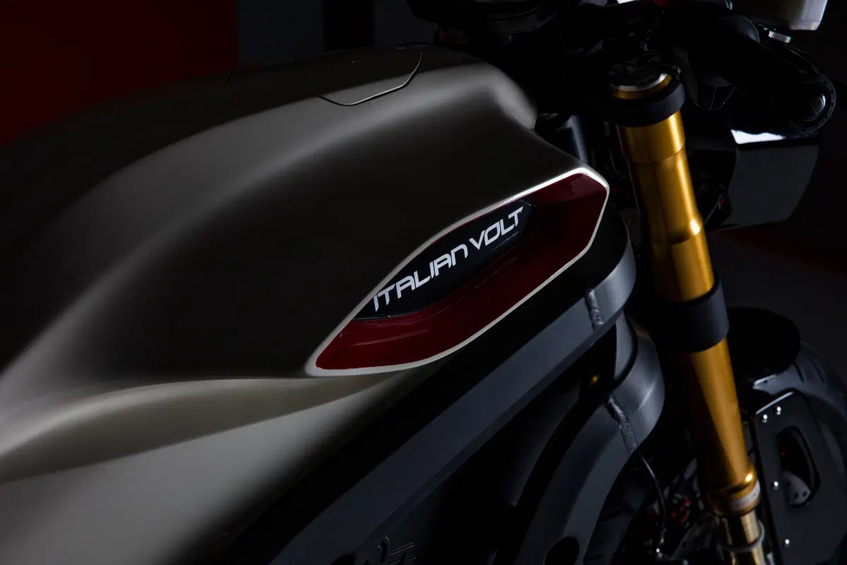 Italian Volt svela 'Lacama', la moto elettrica sartoriale (38)