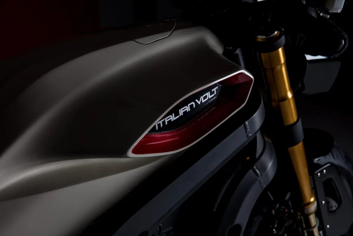 Italian Volt svela 'Lacama', la moto elettrica sartoriale (35)