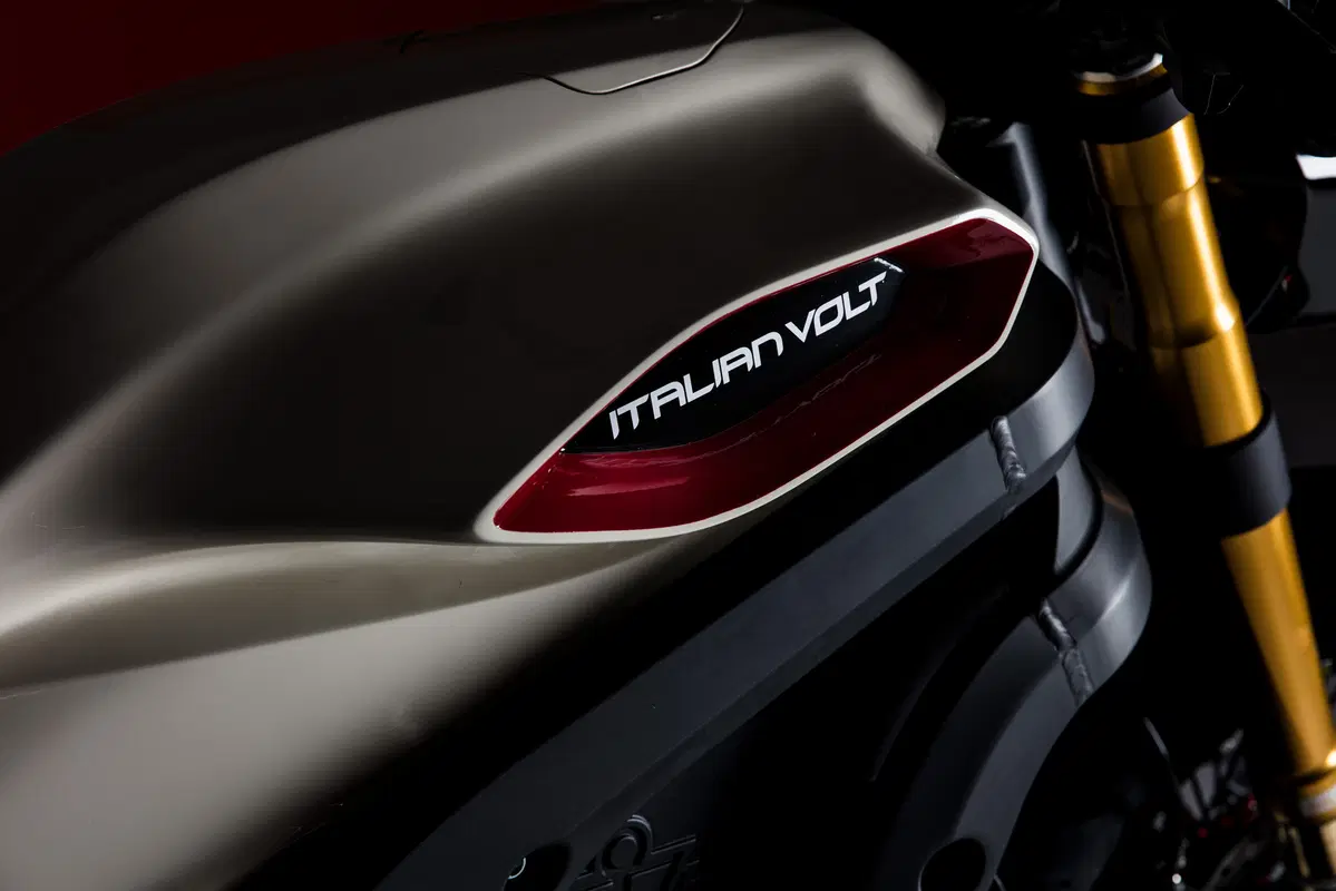 Italian Volt svela 'Lacama', la moto elettrica sartoriale (39)