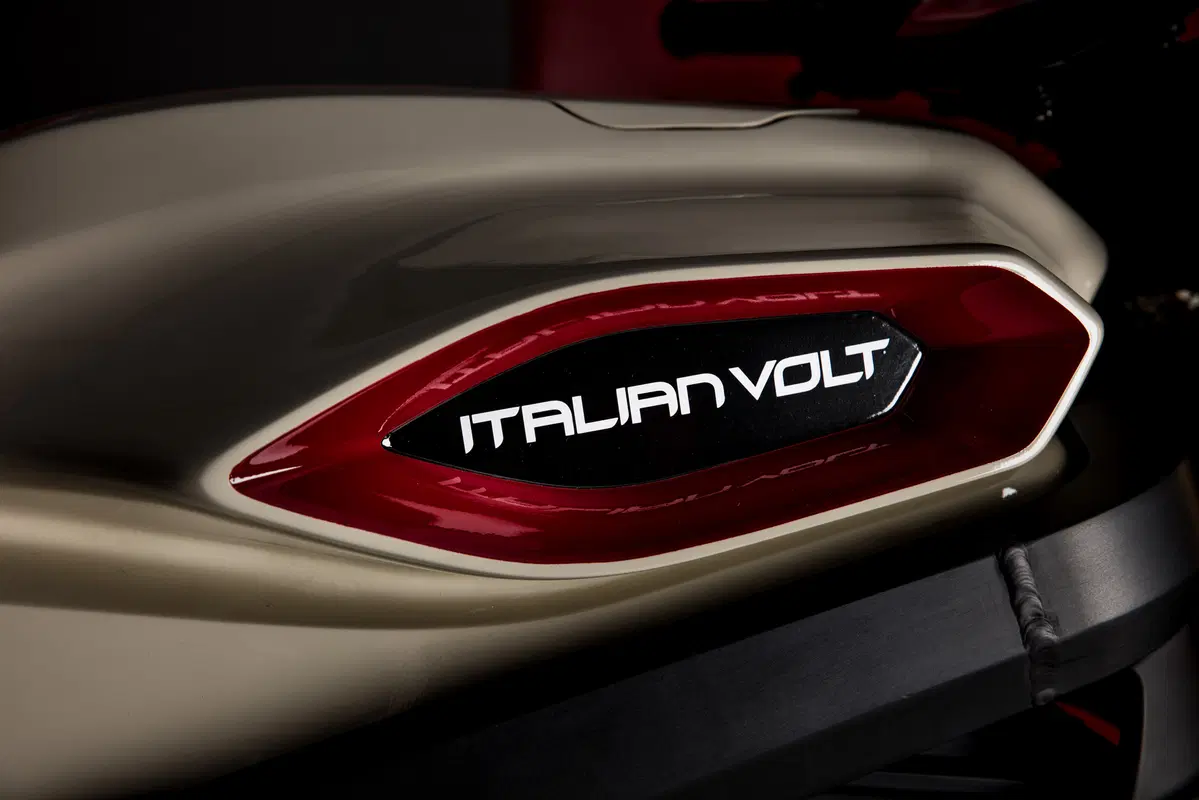 Italian Volt svela 'Lacama', la moto elettrica sartoriale (41)