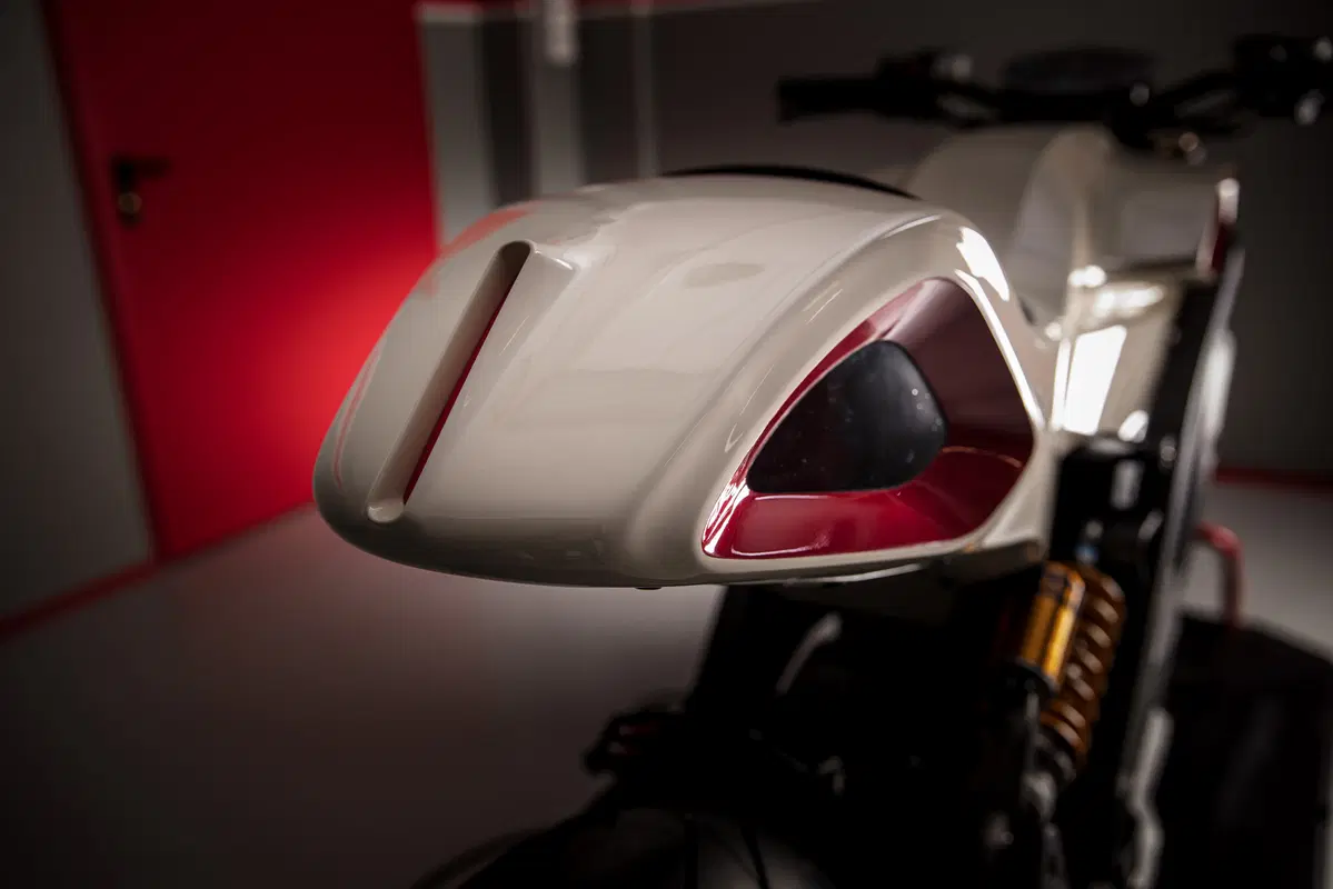 Italian Volt svela 'Lacama', la moto elettrica sartoriale (42)