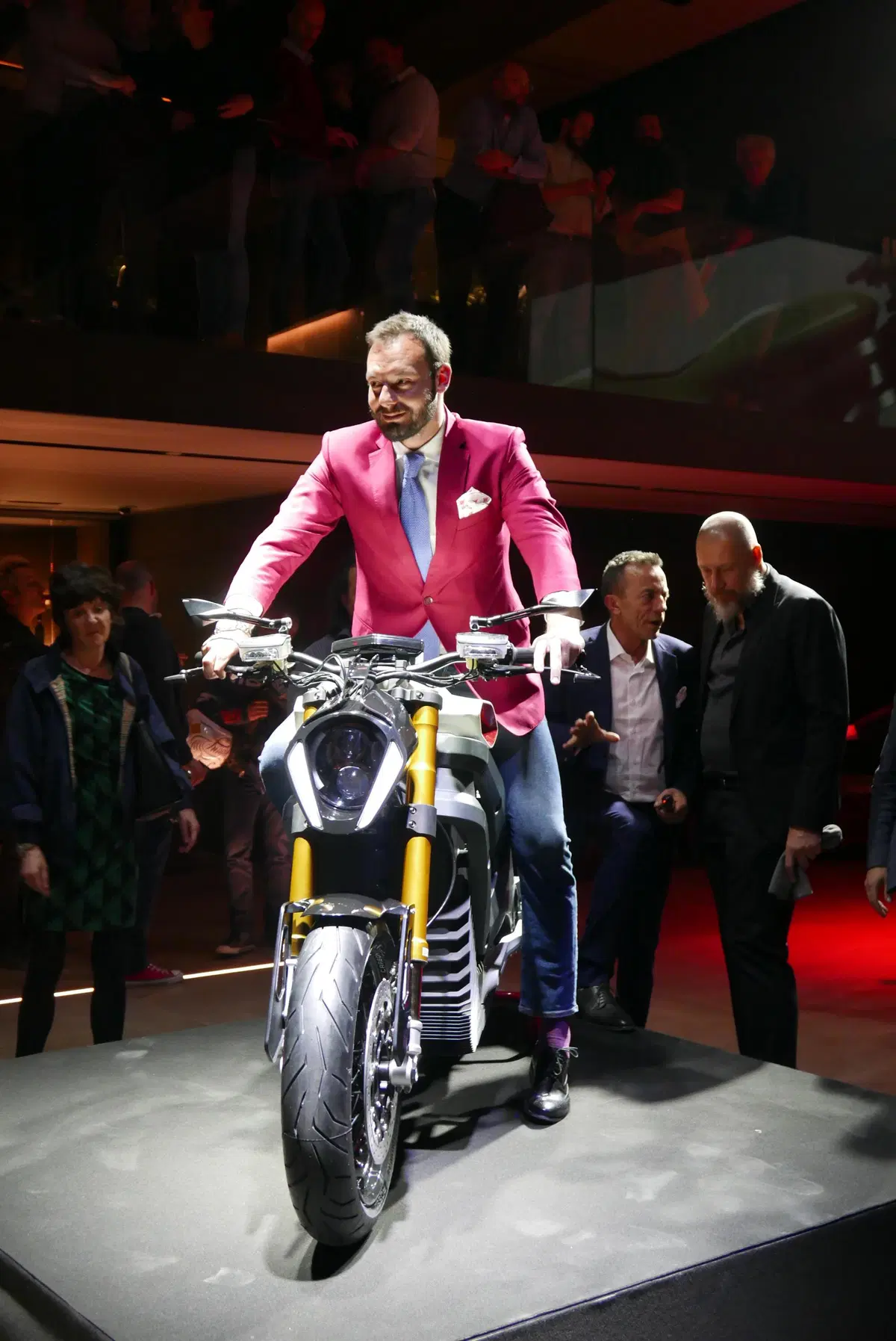 Italian Volt svela 'Lacama', la moto elettrica sartoriale (3)