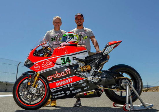 SBK 2015, Laguna Seca. Giugliano celebra Schwantz