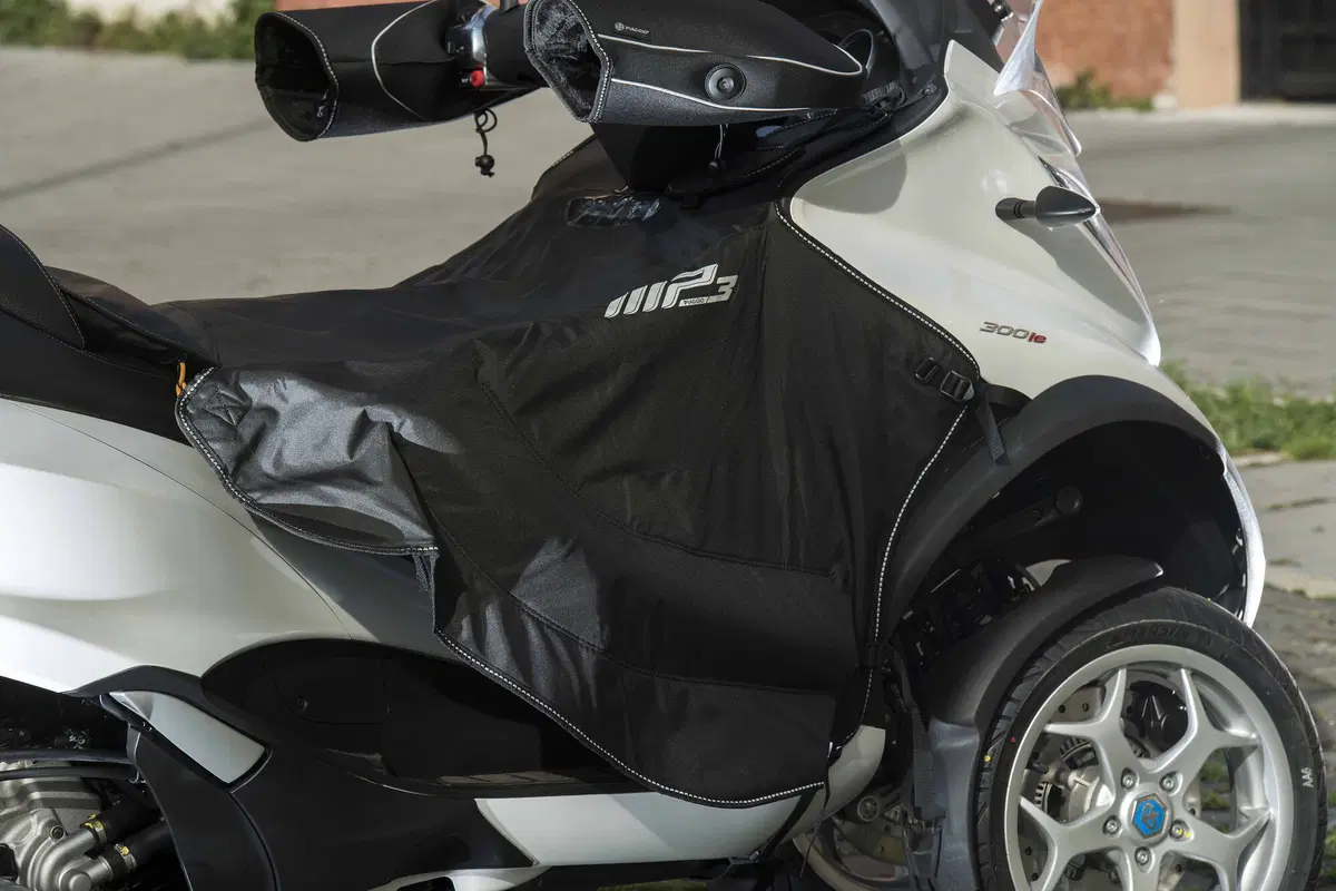 Piaggio MP3 300 LT Sport con accessori invernali (3)