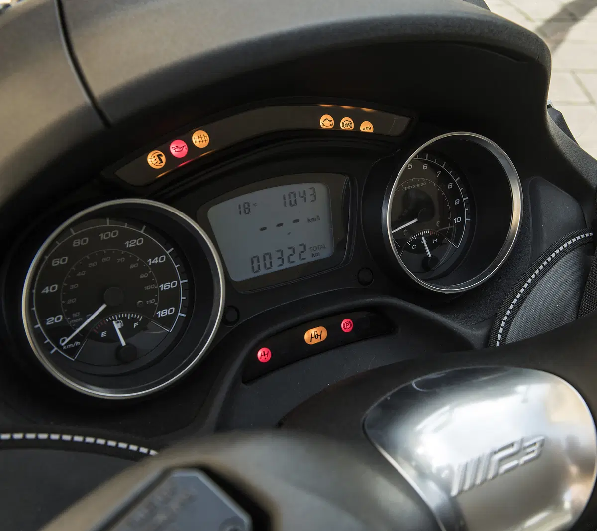 Piaggio MP3 300 LT Sport con accessori invernali (9)