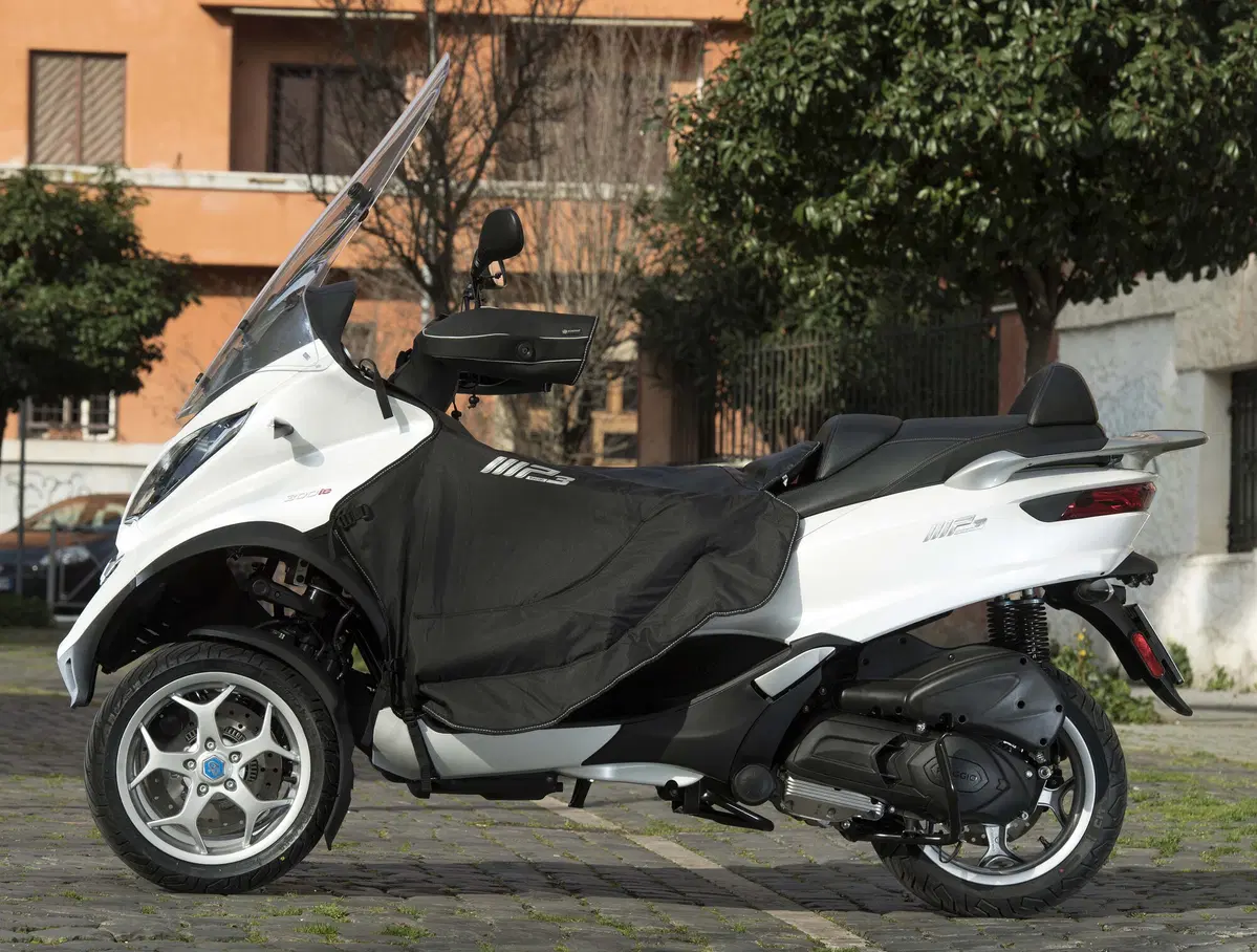 Piaggio MP3 300 LT Sport con accessori invernali