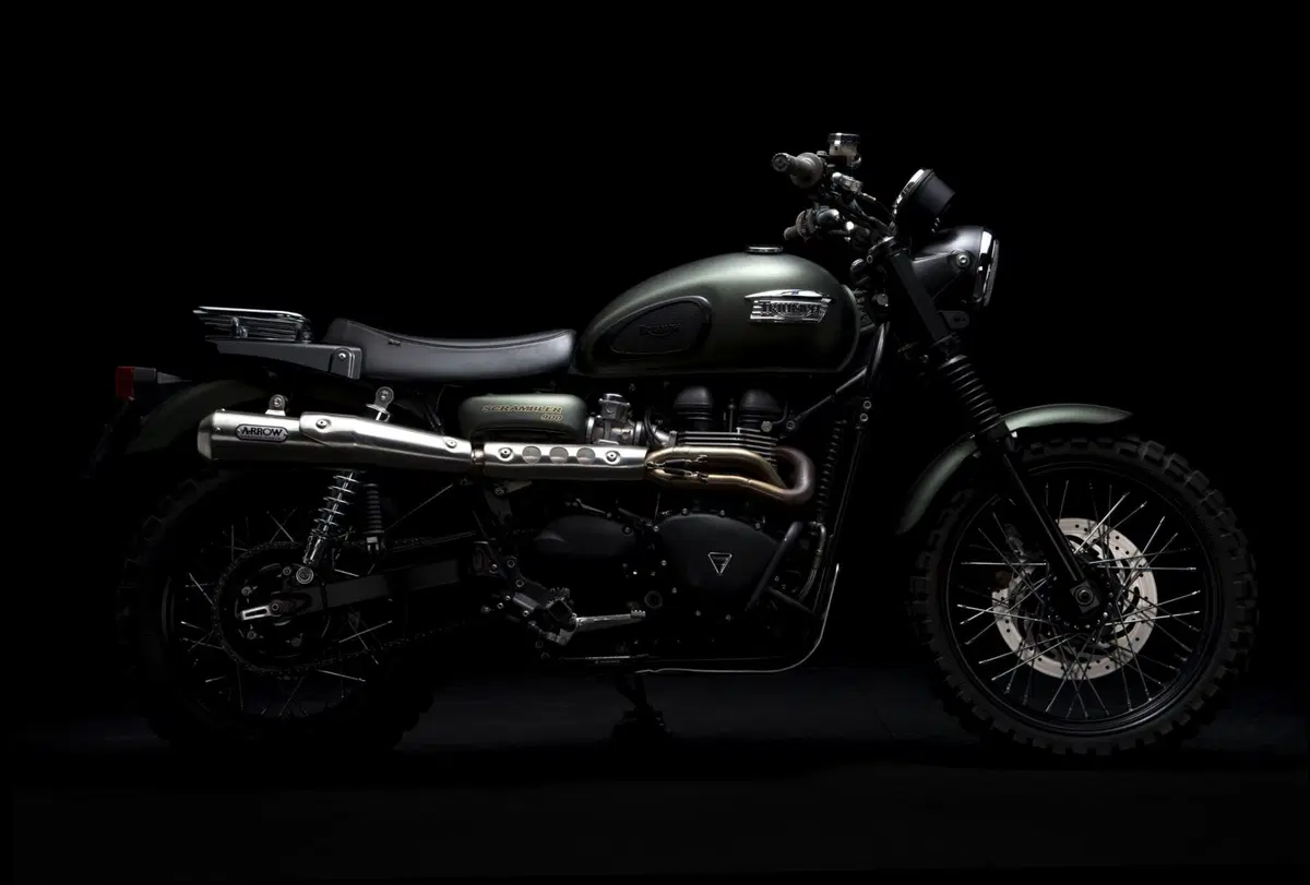 Triumph Scrambler Jurassic World, all'asta contro il cancro (2)