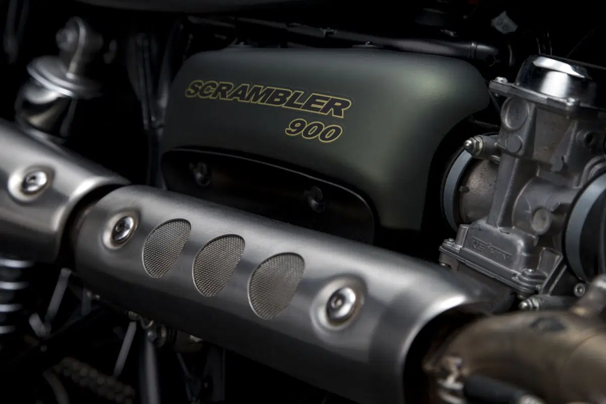 Triumph Scrambler Jurassic World, all'asta contro il cancro (11)
