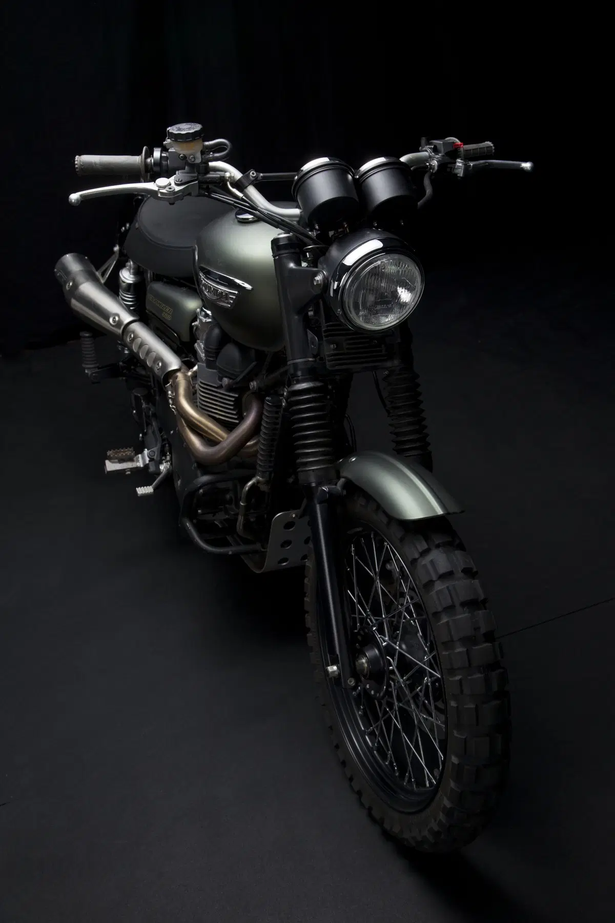 Triumph Scrambler Jurassic World, all'asta contro il cancro (7)