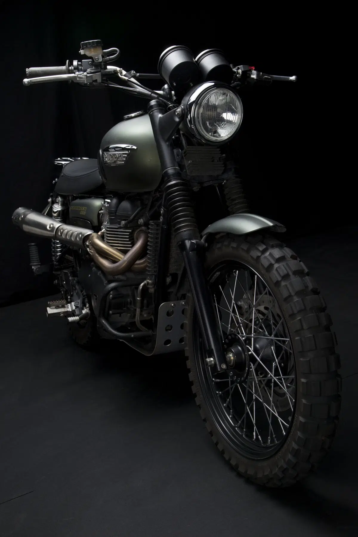 Triumph Scrambler Jurassic World, all'asta contro il cancro (10)