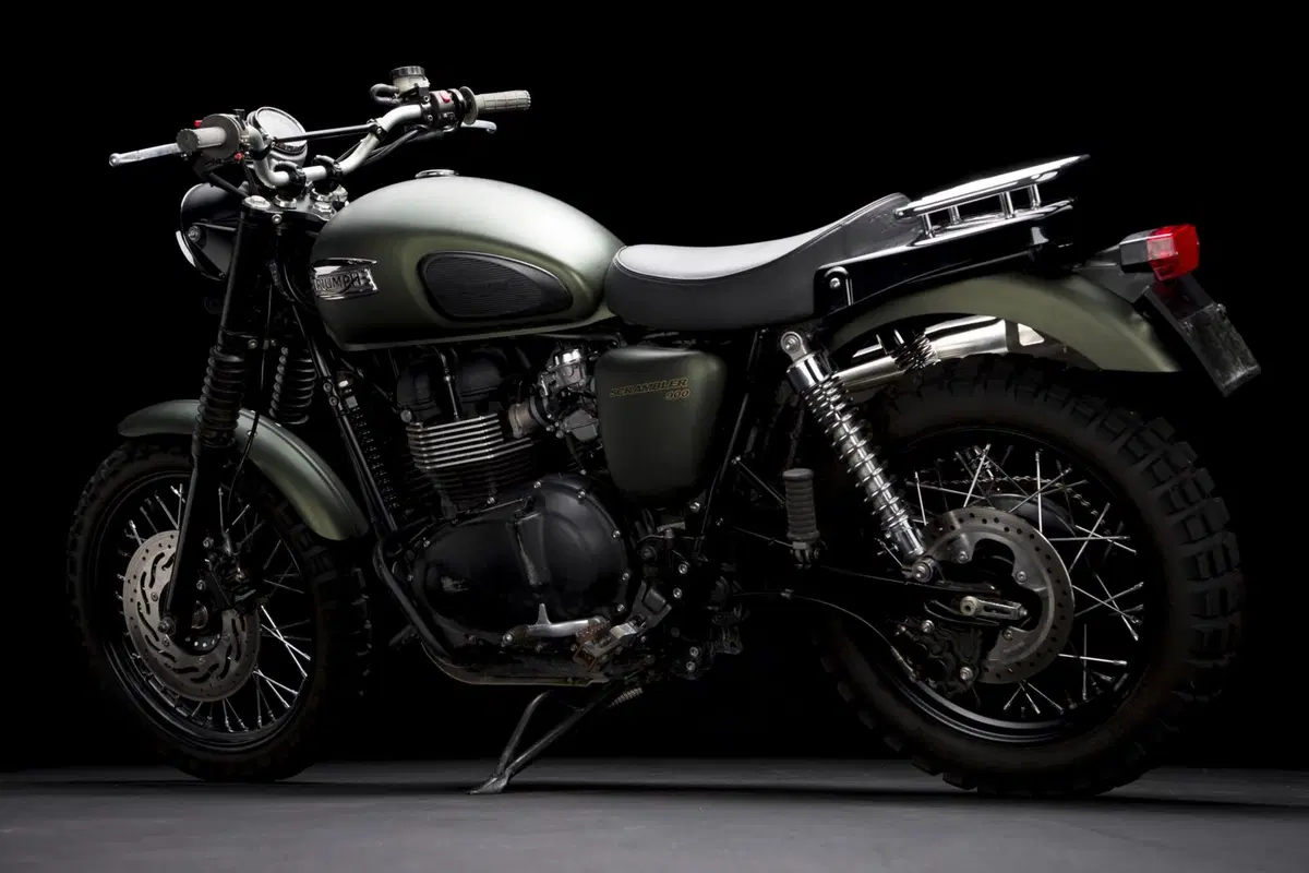 Triumph Scrambler Jurassic World, all'asta contro il cancro