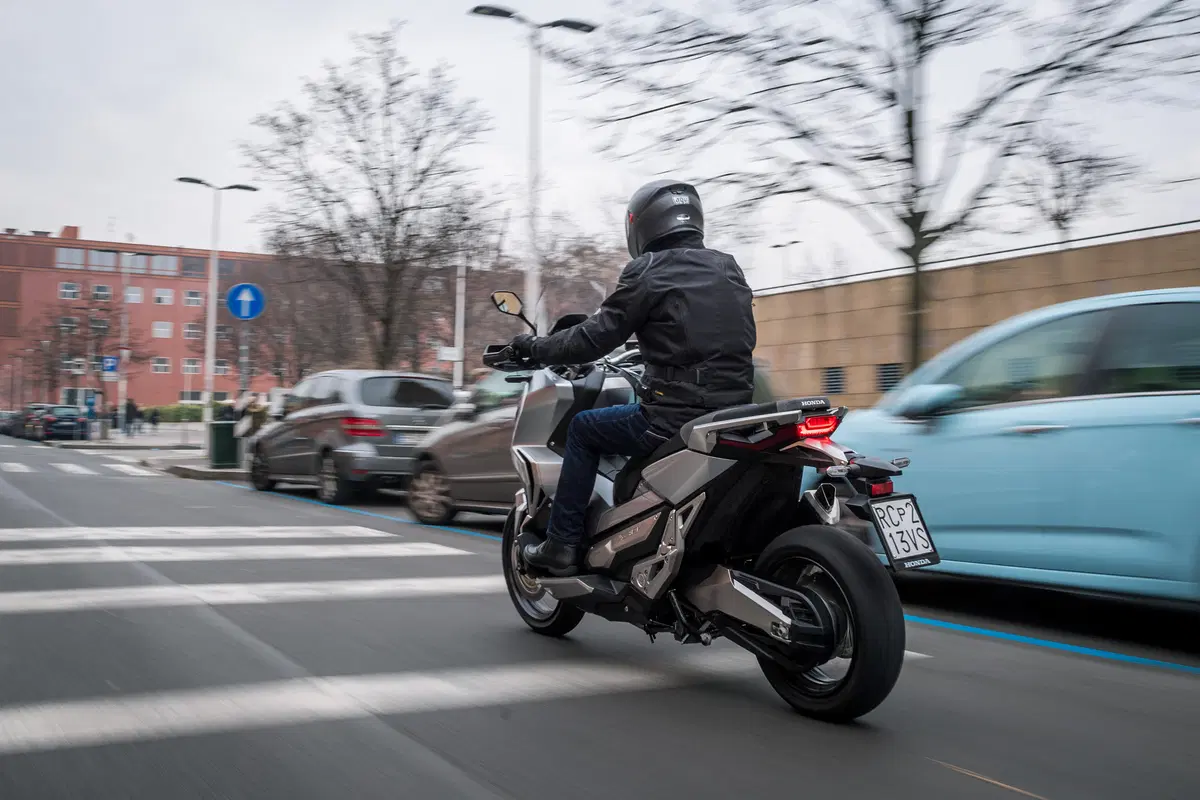 Honda X-ADV. La prova su strada e in offroad (8)