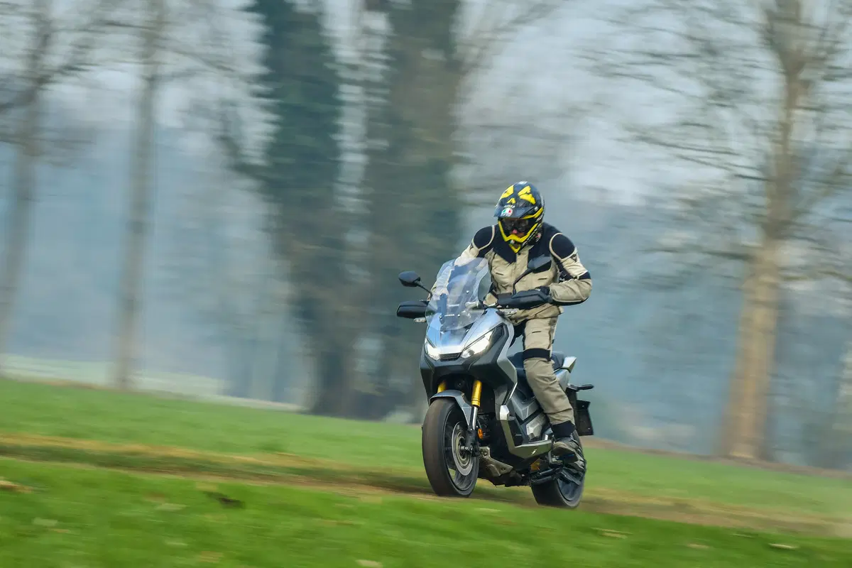 Honda X-ADV. La prova su strada e in offroad (7)