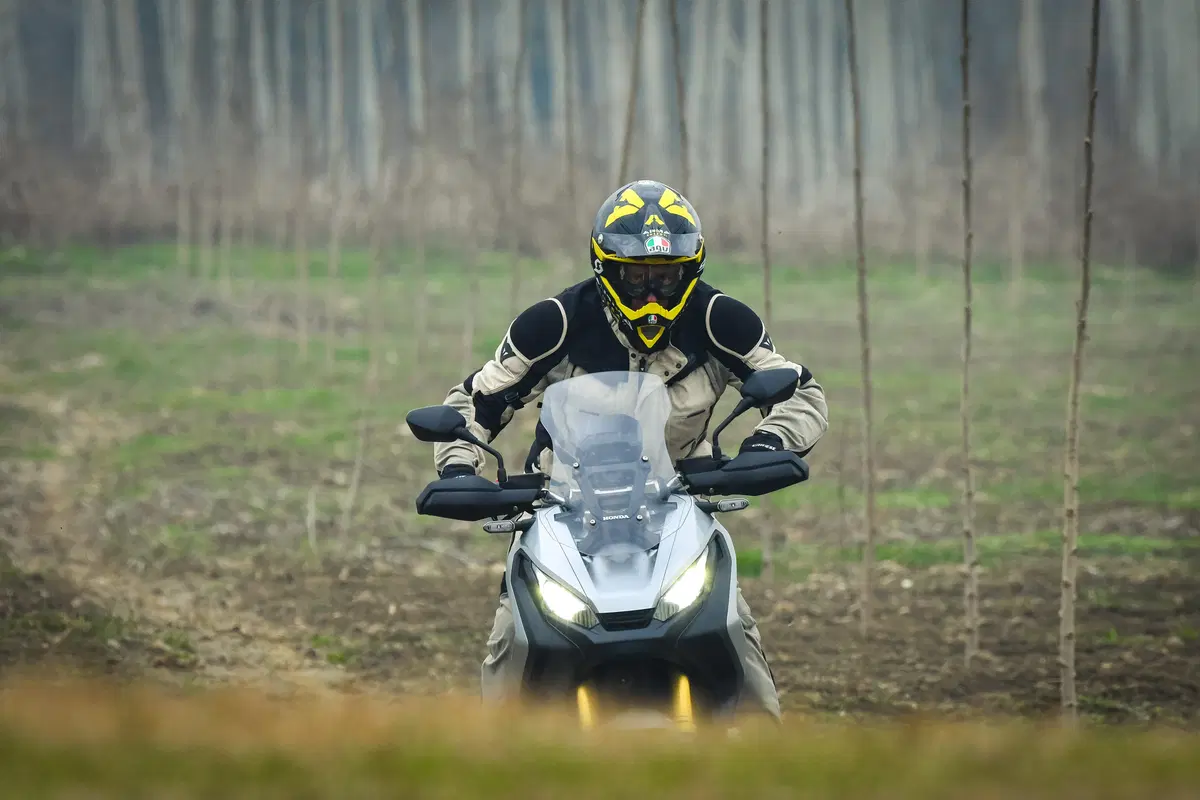 Honda X-ADV. La prova su strada e in offroad (11)