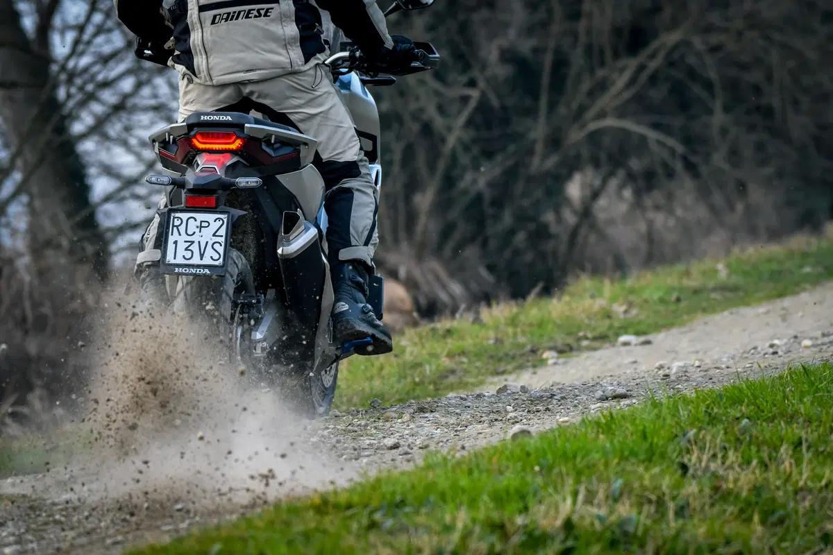 Honda X-ADV. La prova su strada e in offroad (5)