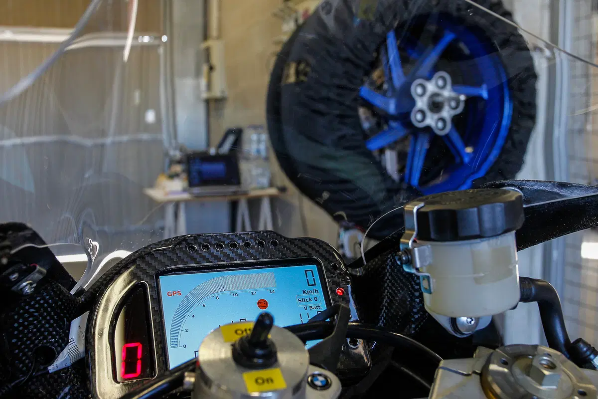 Pirelli Diablo Superbike SC3 (8)
