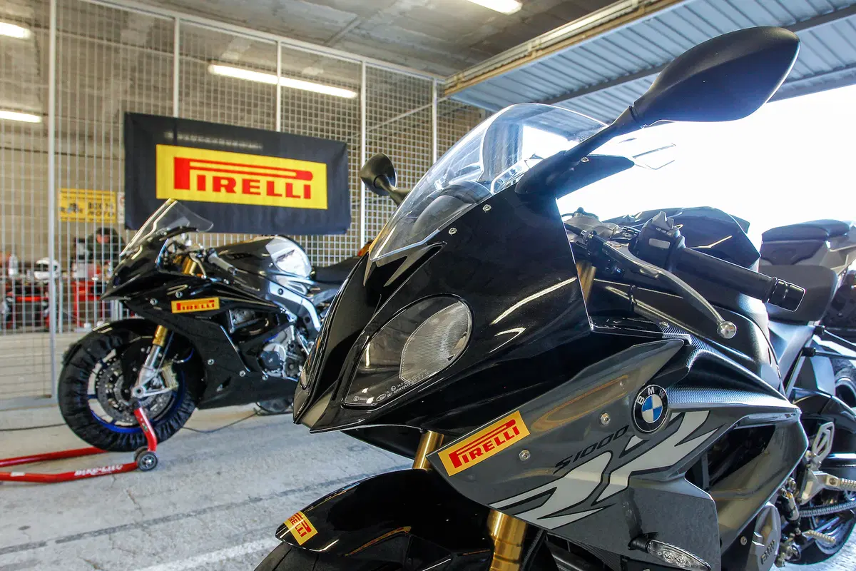 Pirelli Diablo Superbike SC3 (9)