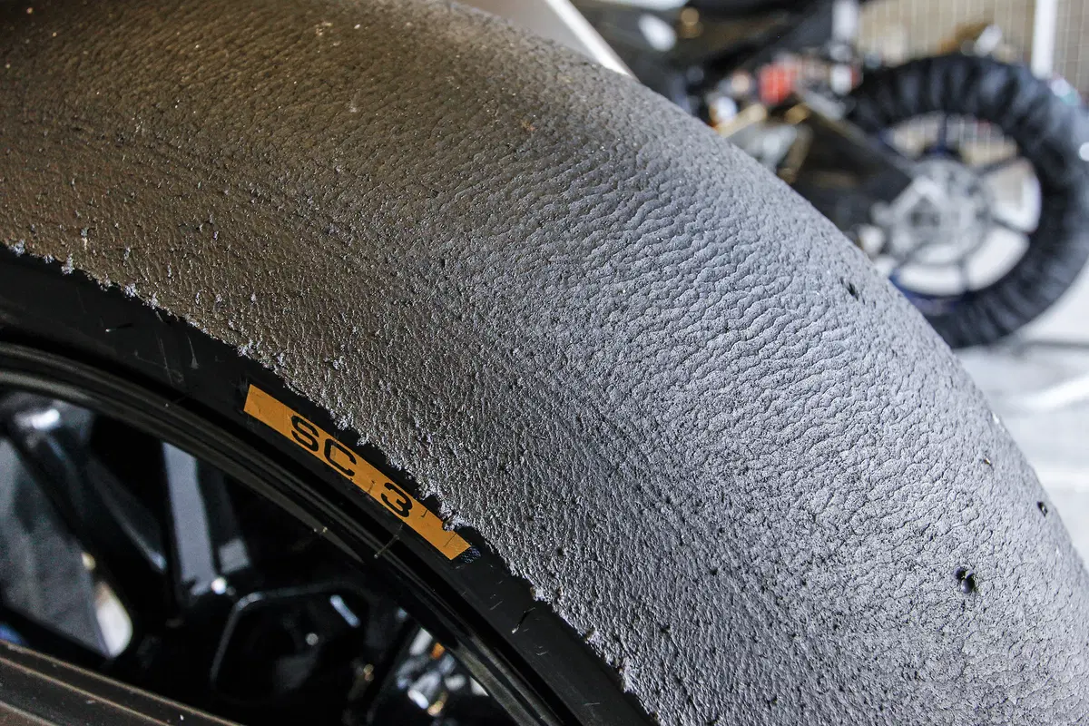 Pirelli Diablo Superbike SC3 (11)