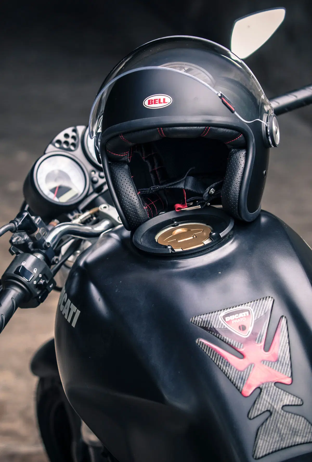 Casco jet Bell Riot (5)