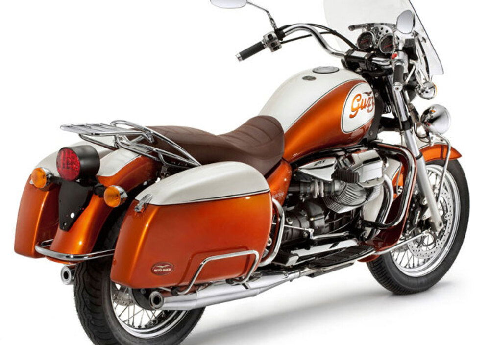 Moto Guzzi California 1100 90° Anniversario (2012) (2)