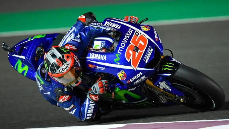 MotoGP 2017. Vi&ntilde;ales vince il GP del Qatar