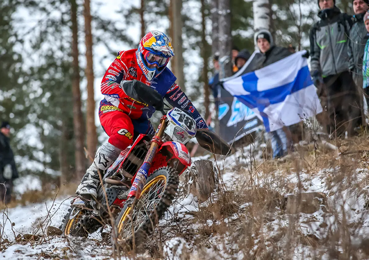 EnduroGP. Hellsten (Husqvarna) vince L&rsquo;EnduroGP, Remes (TM) &egrave; l&rsquo;eroe di Paitsi